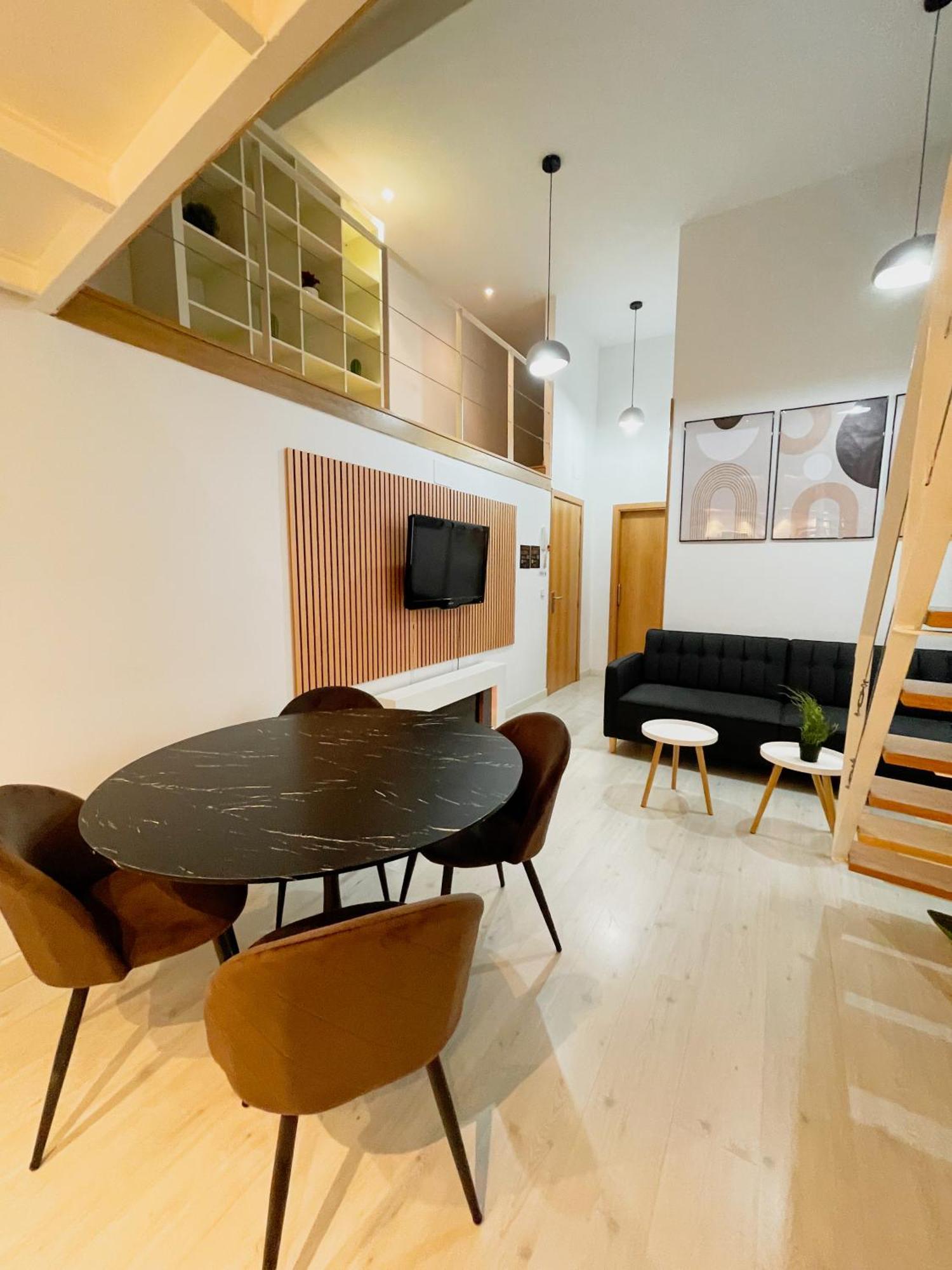 Апартаменты Carretas Duplex Interior Мадрид Экстерьер фото
