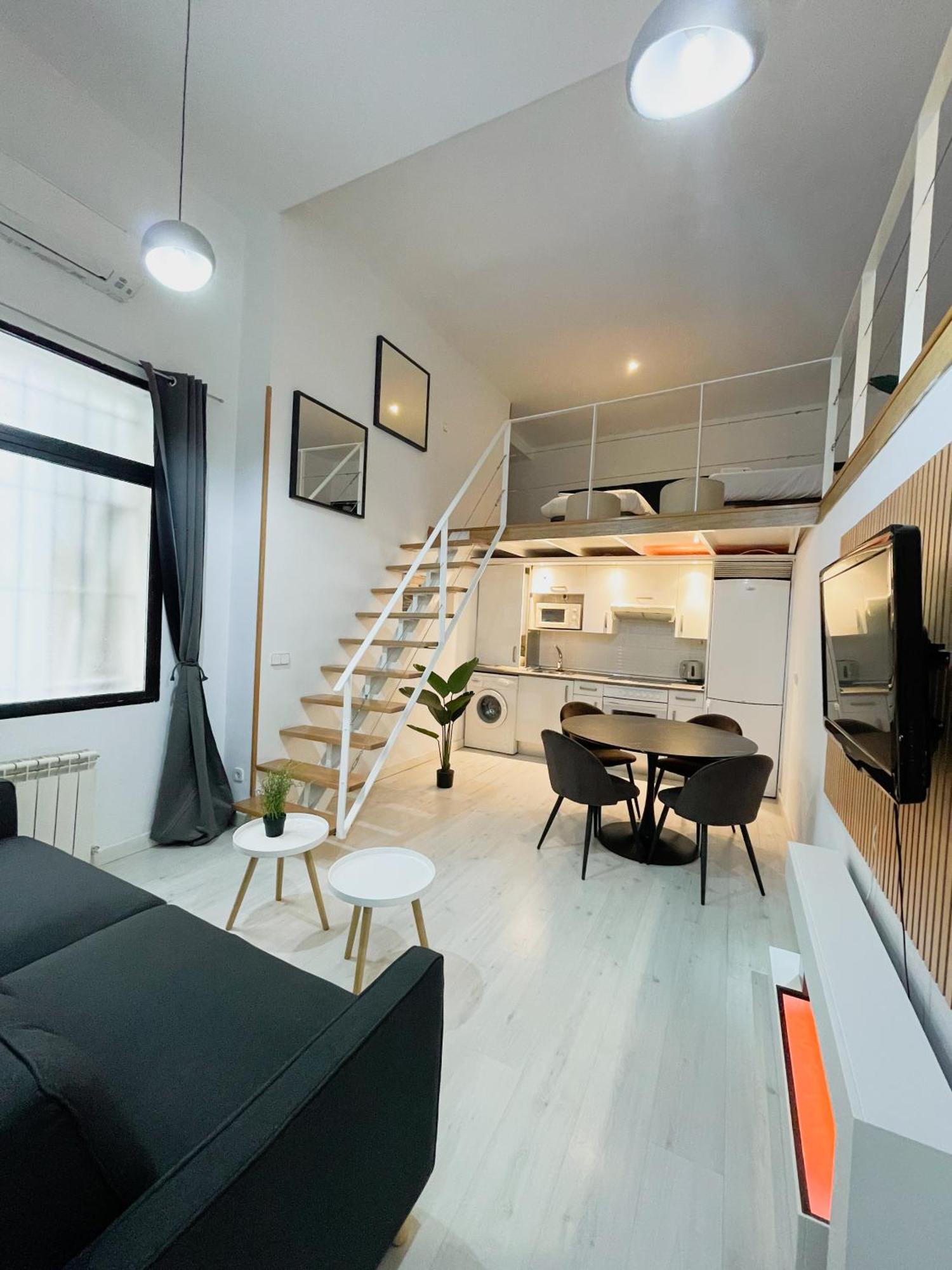 Апартаменты Carretas Duplex Interior Мадрид Экстерьер фото